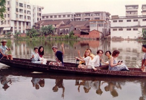 Pleasurable moments sightseing Nan-Hoi by boat
