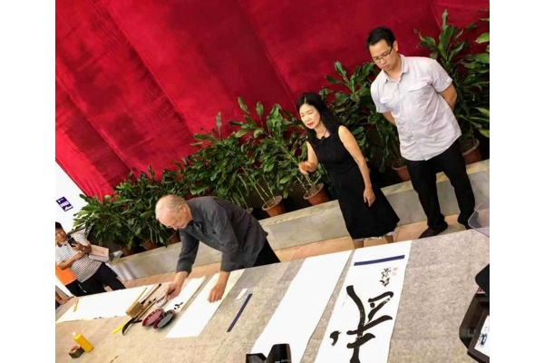 Taishan Museum, Ngan Siu-Mui commenting Kevin Charland's demonstration