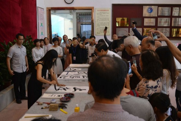 Taishan Museum, Ngan Siu-Mui demontration