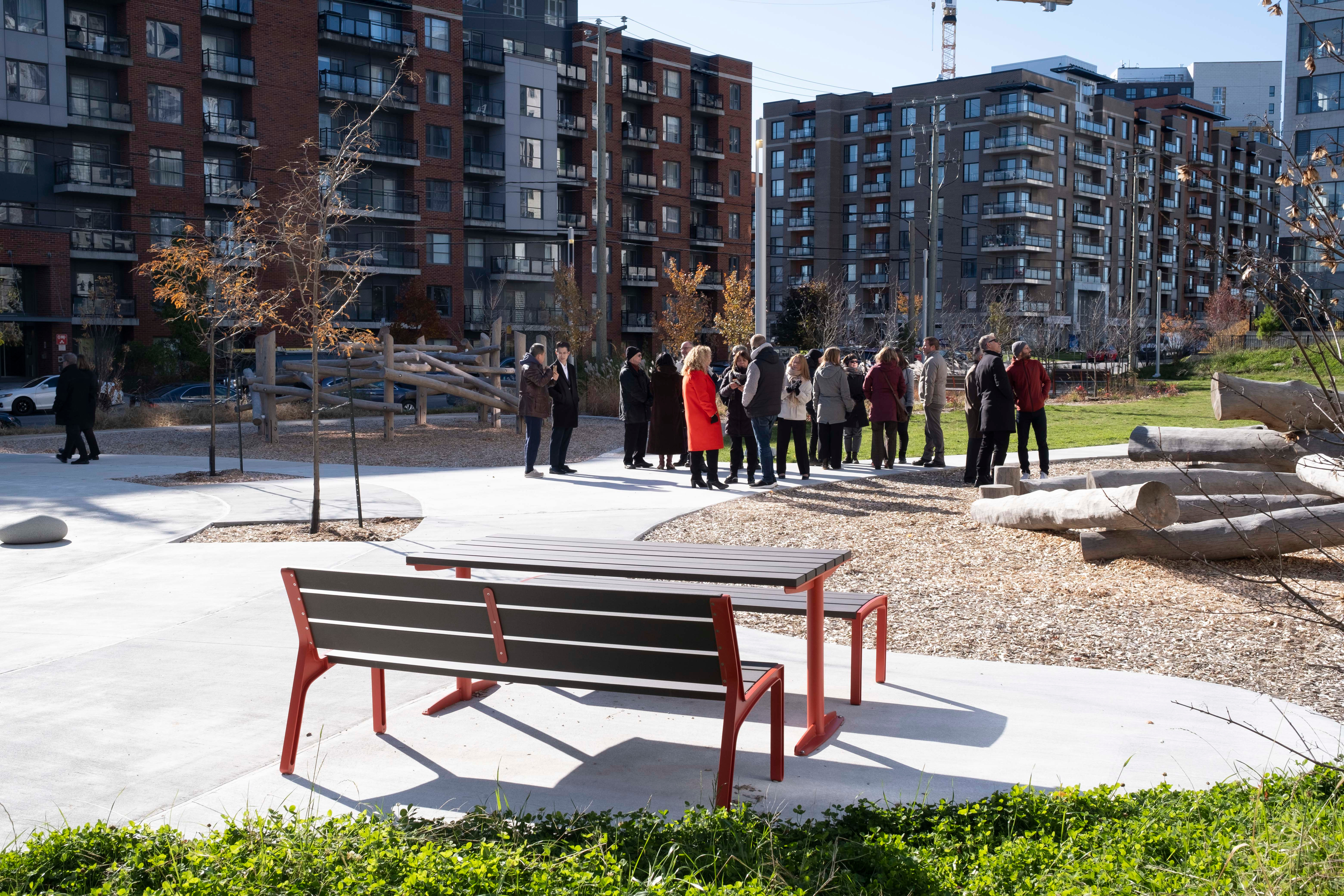 LaSalle Taishan Park inauguration, calligraphy design by Ngan Siu Mui
