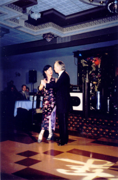 2002 Jean-Yves Pelletier and Ngan Siu Mui, demonstration of Argentine Tango, MOntreal Quebec